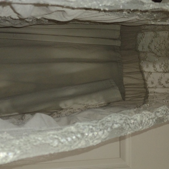 Gorgeous lace peasant skirt sheer greige, beigey gray and silvery - Picture 10 of 11